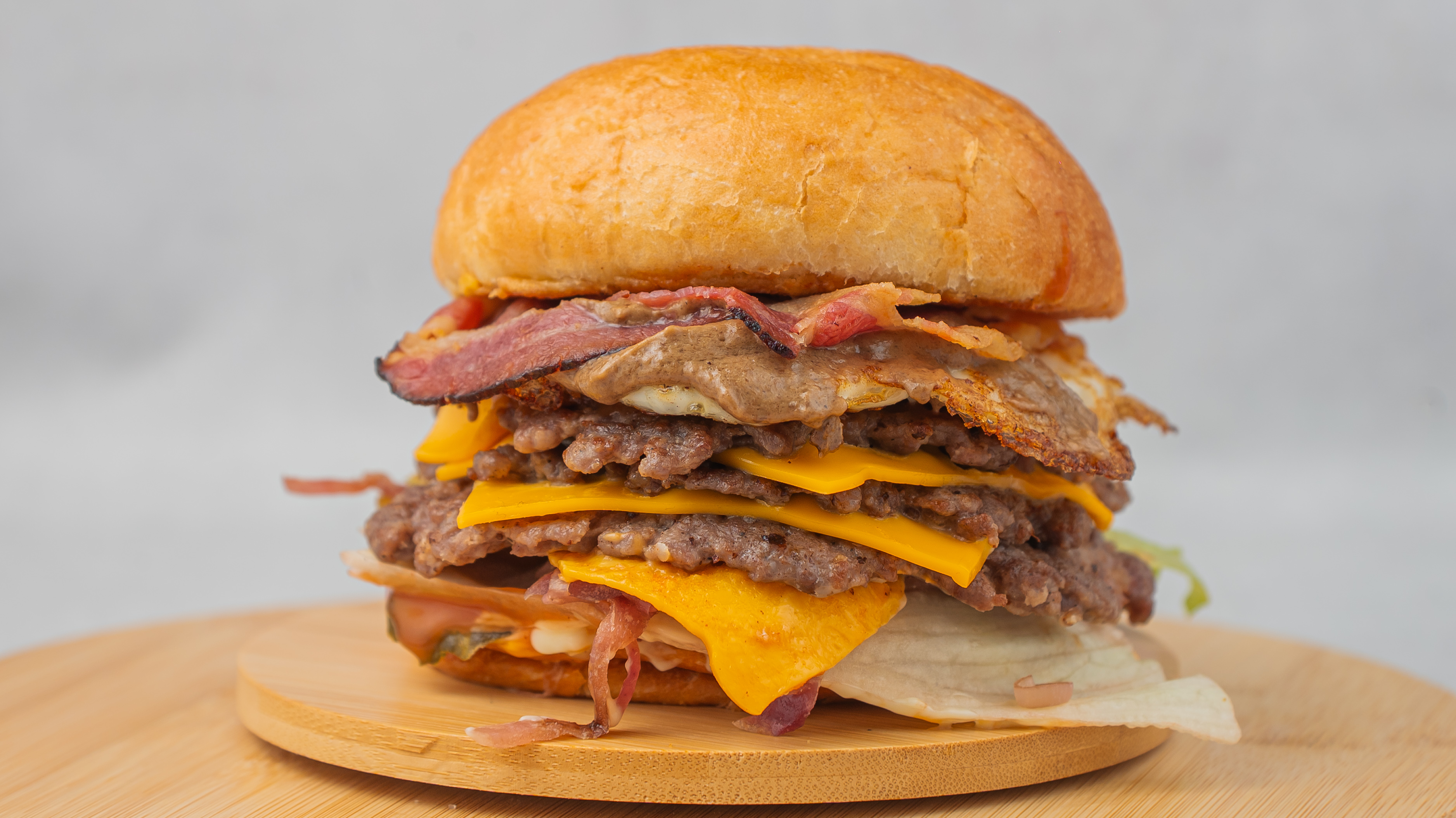 Red Box Burger Beli sa jajetom