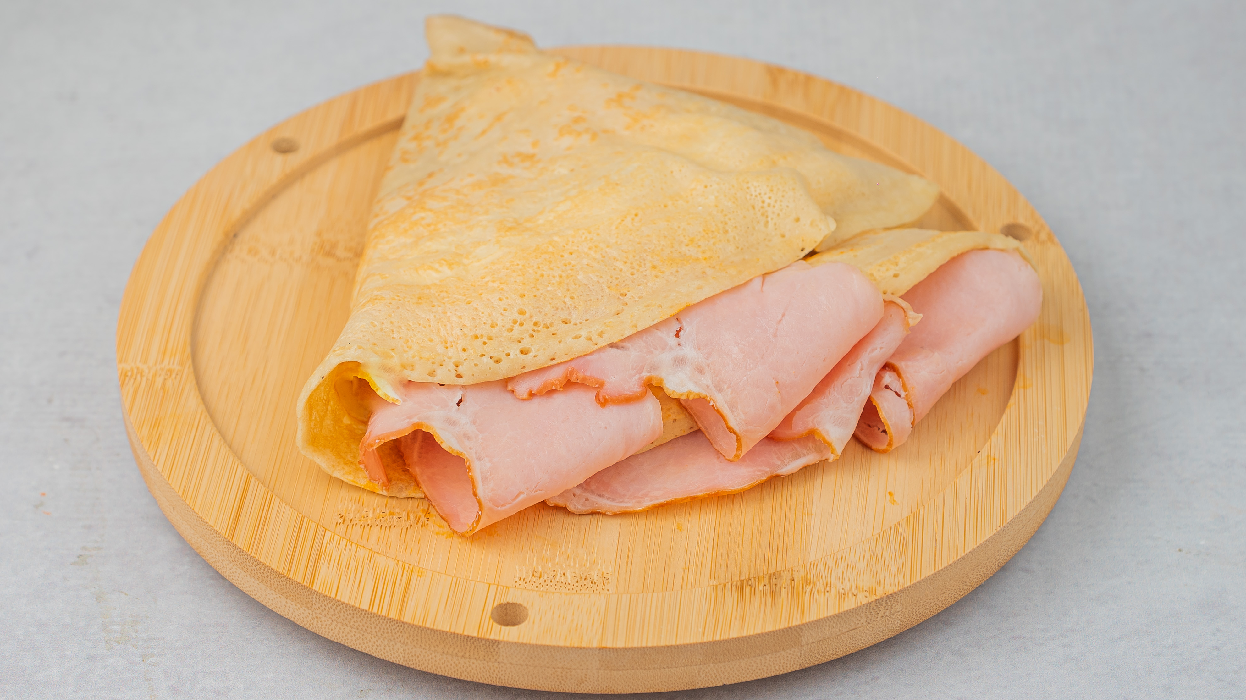 Palacinke sa pecenicom